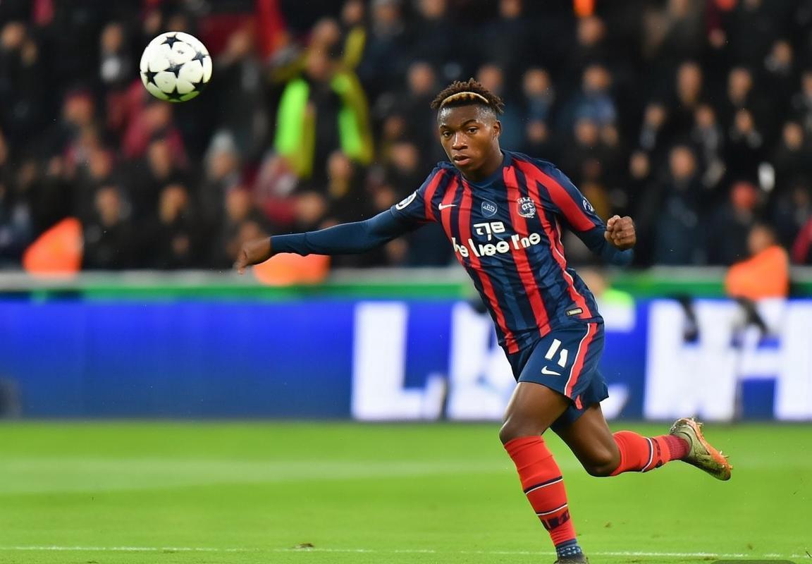 皇马双星闪耀！姆巴佩追平欧冠单场进球纪录，维尼修斯助攻数比肩本泽马